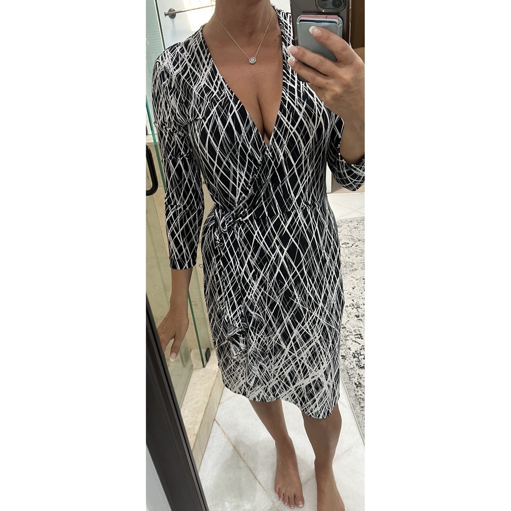BCBG MAX AZRIA Adele Printed Wrap Dress Gray White Black Small
